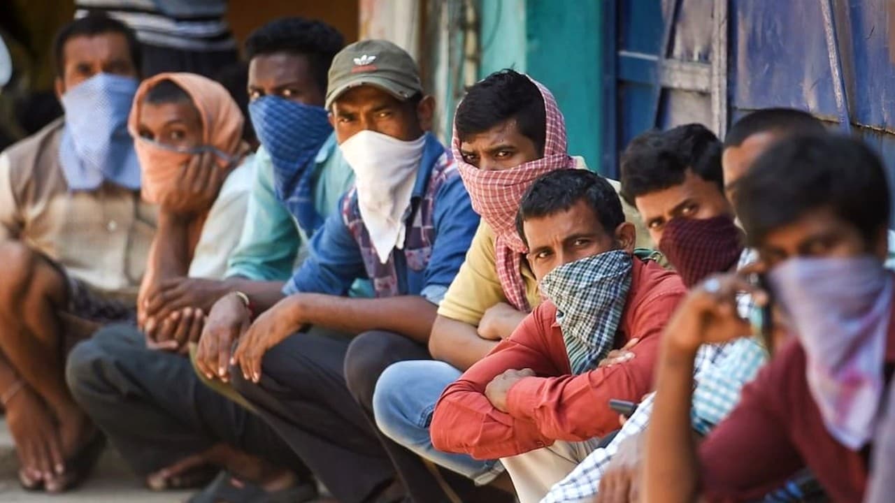 Unemployment Rate: वैश्विक आर्थिक संकट से बढ़ी बेरोजगारी, पाकिस्तान से ज्यादा भारत में लोग तलाश रहे नौकरी