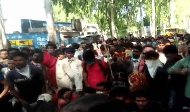 सहारनपुर-अंबाला हाइवे पर बड़ी संख्या में जुटे प्रवासी मजदूर, बिहार जाने की कर रहे हैं मांग