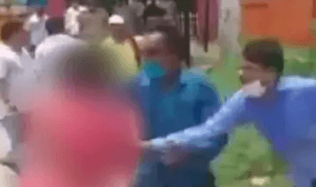 UP Chunav : ब्लॉक प्रमुख के चुनाव से पहले महिला की साड़ी खींचने का VIDEO वायरल, बोले अखिलेश- योगी के गुंडे...