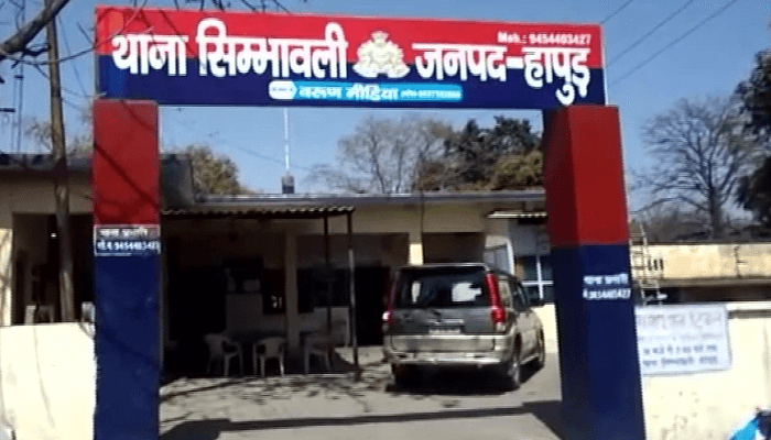 UP : अपराधी को लेकर लौट रही पुलिस की गाड़ी हुई हादसे का शिकार, एक पुलिसकर्मी सहित 3 की मौत