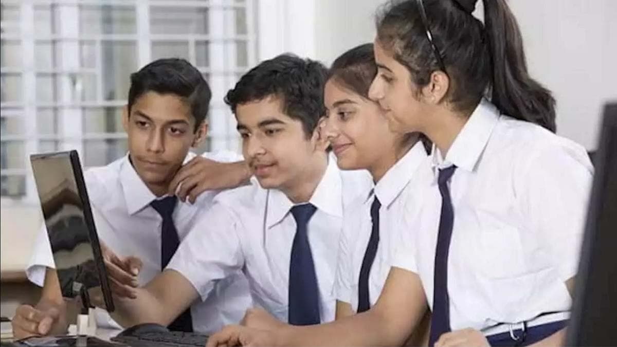 UP Board Exam 2022: 10वीं और 12वीं की परीक्षाएं तय समय पर! इस साल एग्जाम सेंटर को लेकर बोर्ड कर रहा इस तरह काम