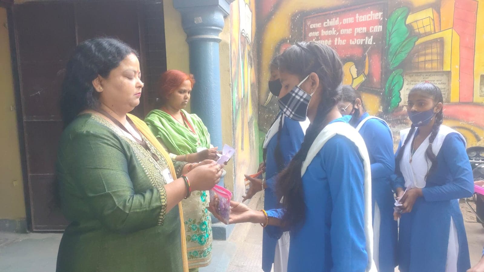 अलीगढ़ के 153 केंद्रों पर कड़ी निगरानी के बीच बोर्ड परीक्षा का आयोजन, 200 मीटर के दायरे में रही सख्ती