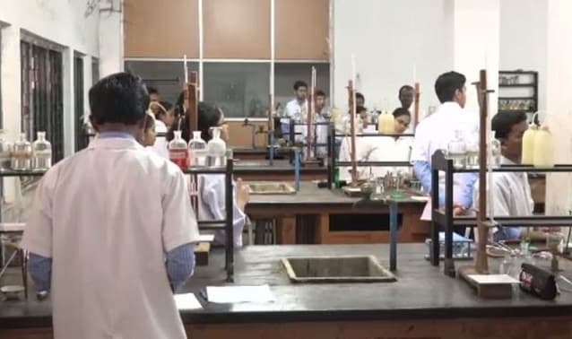 UP Board Result: रिजल्ट से पहले आखिरी मौका, 12वीं के इन छात्रों की प्रैक्टिकल परीक्षा आज से, जानें बड़ा अपडेट UP Board Result: रिजल्ट से पहले आखिरी मौका, 12वीं के इन छात्रों की प्रैक्टिकल परीक्षा आज से, जानें बड़ा अपडेट