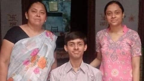 UP Board Result: 10th में मधुर और 12th में शोभित ने किया अलीगढ़ टॉप, जानें अन्य जिलों में किसने मारी बाजी