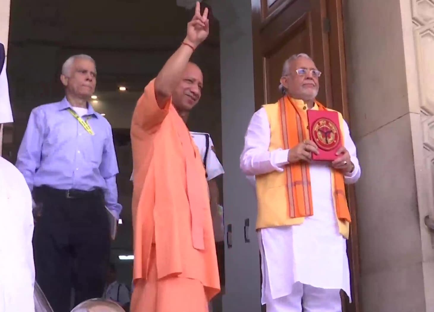 UP Budget 2022: यूपी में रोजगार की आएगी बहार, योगी सरकार ने 5 साल में 4 लाख नौकरियां देने का रखा लक्ष्य