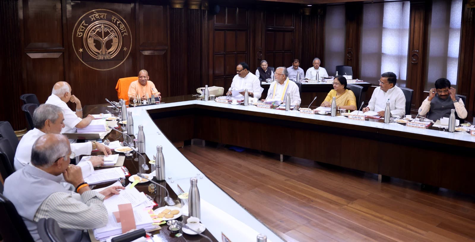 UP Cabinet Decision: सूक्ष्म उद्यमियों की दुर्घटना में मृत्यु होने या अपंगता पर 5 लाख रुपये देगी सरकार