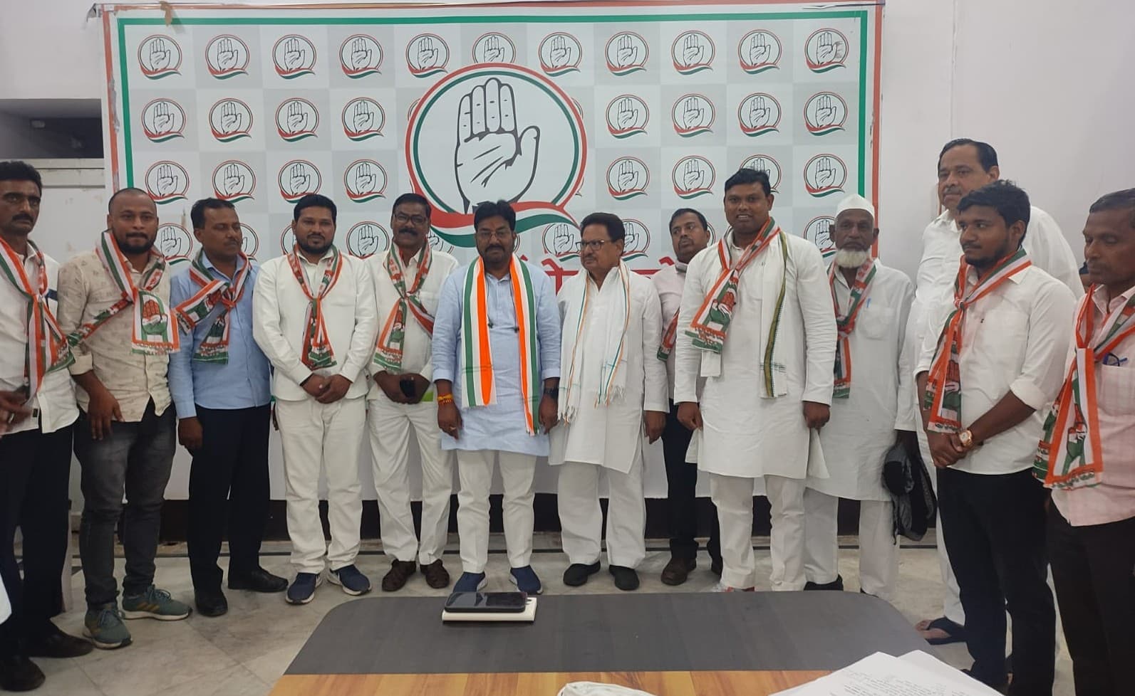 कांग्रेस की नीतियों में जतायी आस्था, प्रयागराज कौशांबी के बसपा-सपा कार्यकर्ताओं ने पार्टी की सदस्यता ग्रहण की