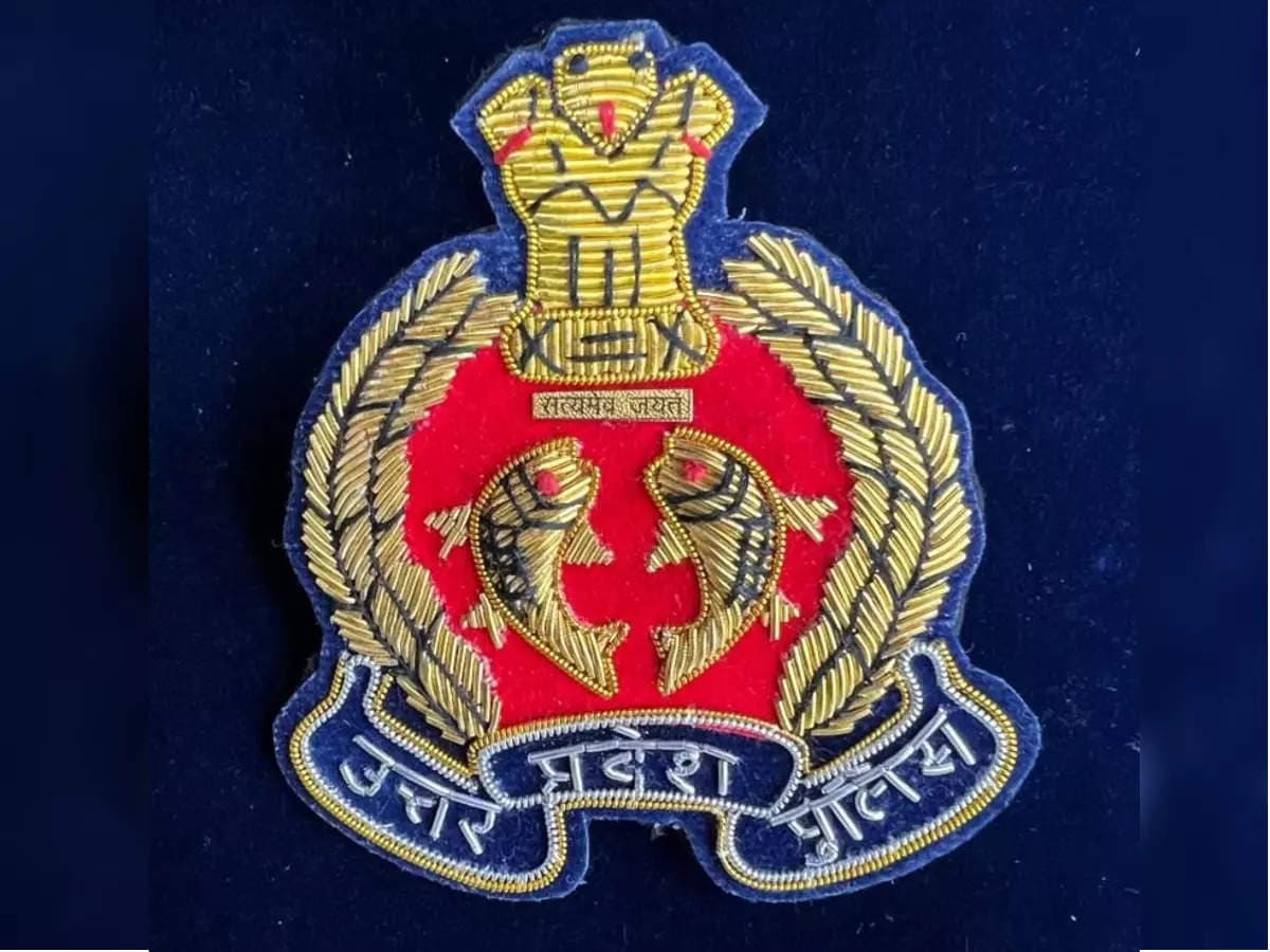 आगरा में चार सिपाही समेत थाना प्रभारी लाइन हाजिर, खनन और अन्य मामले में हुई कार्रवाई, जानें पूरा मामला