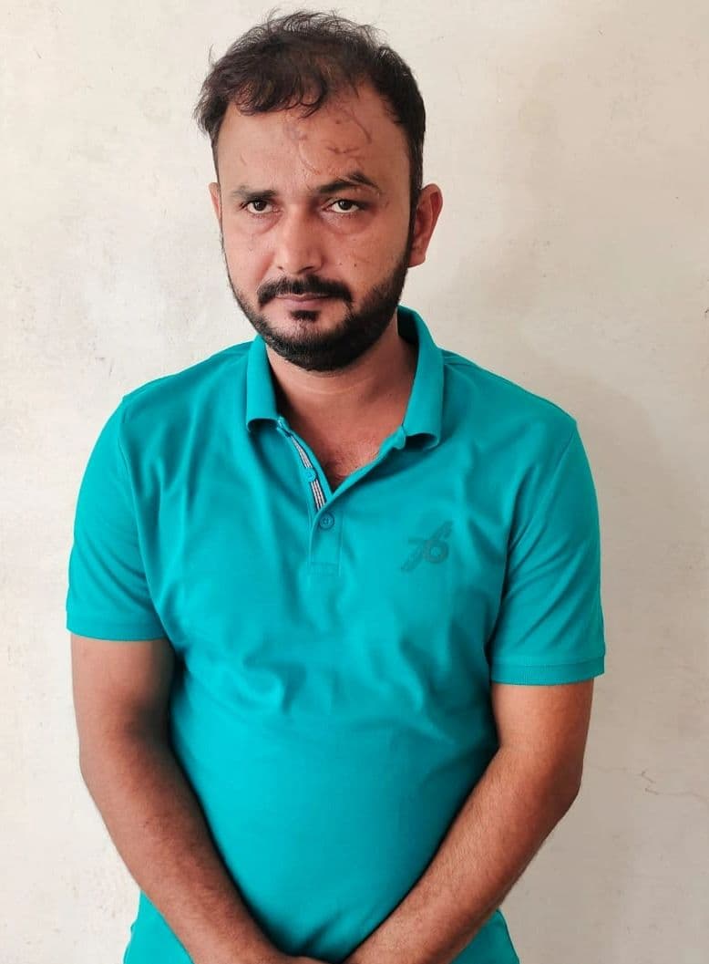 ATM Card बदलकर रुपये निकालने वाला जालसाज गिरफ्तार, मुंबई से था वांछित, 46 एटीएम कार्ड बरामद