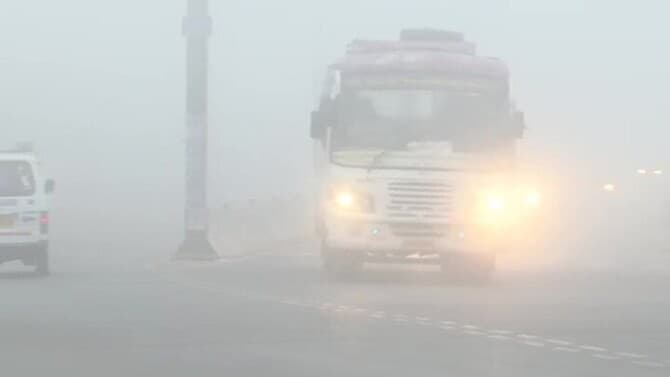 UP Weather Forecast LIVE: यूपी में दो दिनों तक पूर्वी हवाएं बढ़ाएंगी सिहरन, 1 नवंबर से तापमान में होगा इजाफा