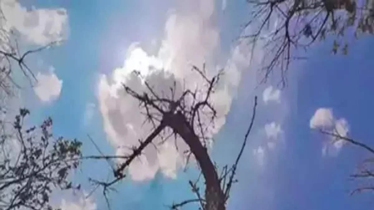 UP Weather Update: यूपी में मानसून विदा लेने की तैयारी में, हल्की से मध्यम बारिश रहेगी जारी, जानें मौसम का हाल