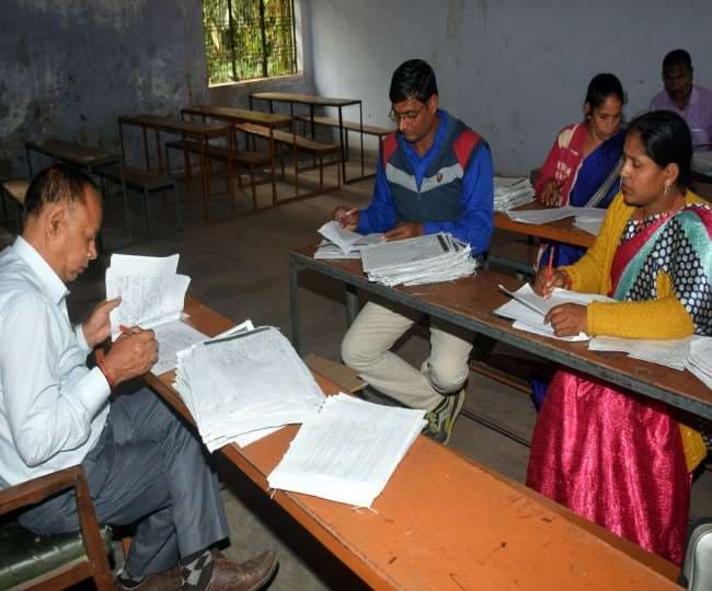 कानपुरः इन पांच केंद्रों में शुरू हुआ UP बोर्ड परीक्षा का मूल्यांकन, सीसीटीवी की रहेगी पैनी नजर