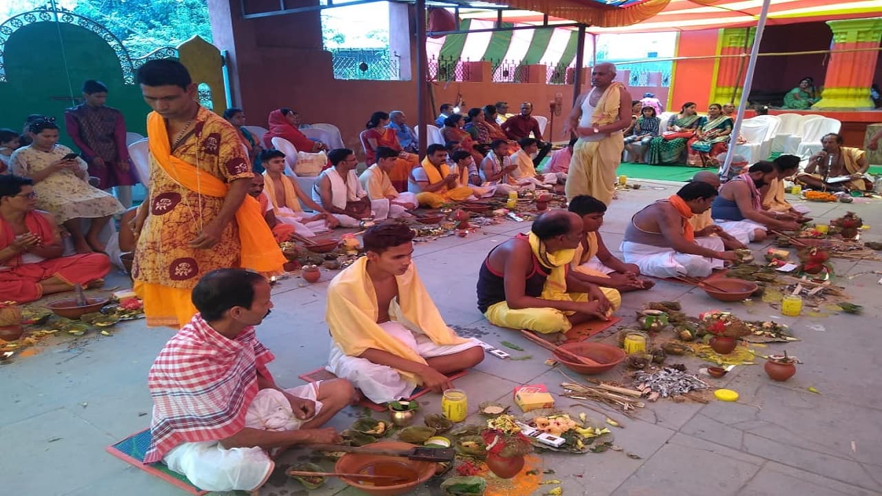 Jharkhand News: वैदिक मंत्रोच्चार के बीच उत्कलीय ब्राह्मण समाज के 11 ब्रह्मकुमारों का हुआ उपनयन संस्कार
