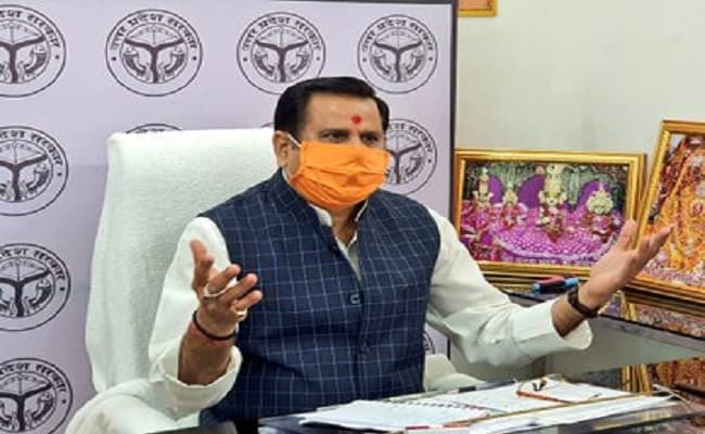 योगी सरकार के मंत्री ने बाढ़ रोकने के लिए दिये अजीबोगरीज निर्देश, सोशल मीडिया पर हुए ट्रोल