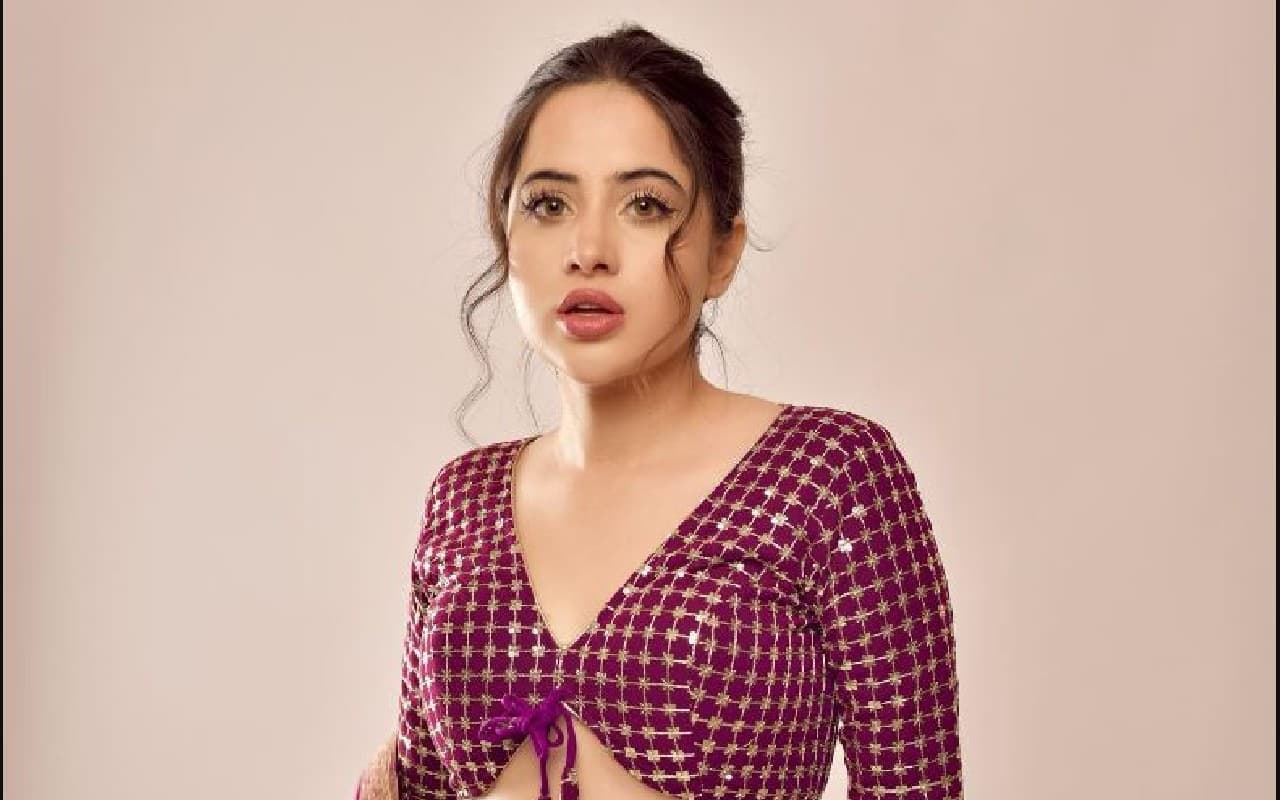 Urfi Javed New Song: उर्फी जावेद का गाना 'हाय हाय ये मजबूरी' आउट, लाल साड़ी में बेहद हसीन दिखी एक्ट्रेस