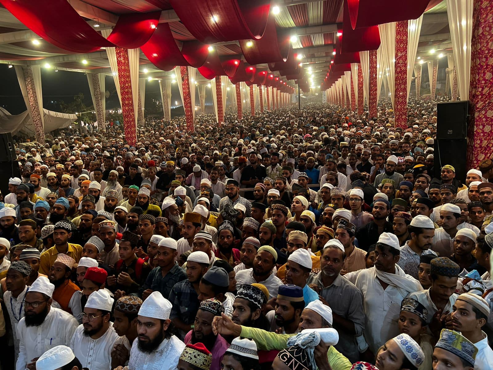 मुल्क में अमन-तरक्की की दुआओं के साथ उर्स-ए-ताजशरिया सम्पन्न, उलमा अखिलेश यादव के इस कदम से खफा