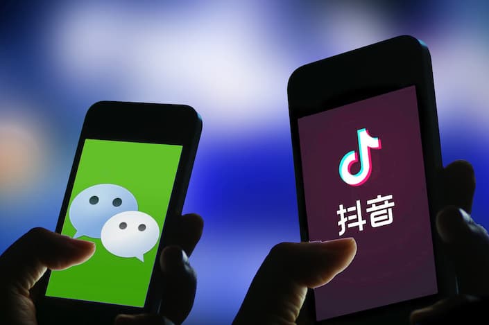 US Ban TikTok, WeChat : ट्रम्प ने टिकटॉक, वीचैट पर प्रतिबंध लगाने के कार्यकारी आदेश पर किये हस्ताक्षर