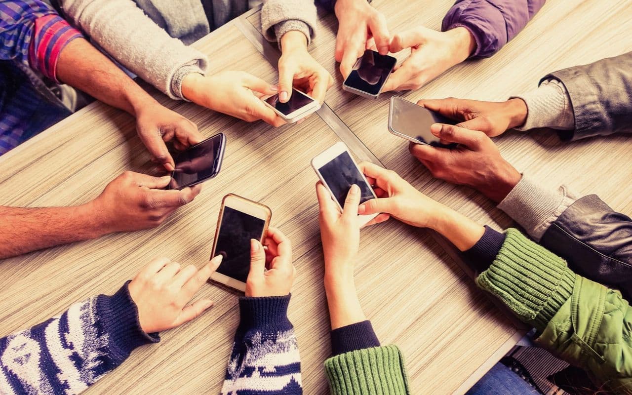 Jio-Airtel की होगी छुट्टी, महज 225 रुपये में यह कंपनी दे रही लाइफटाइम वैलिडिटी