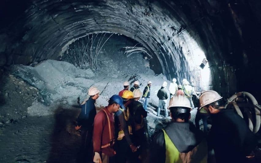 Uttarkashi Tunnel Accident: उत्तरकाशी टनल हादसे में फंसे यूपी के सभी 8 श्रमिक सुरक्षित