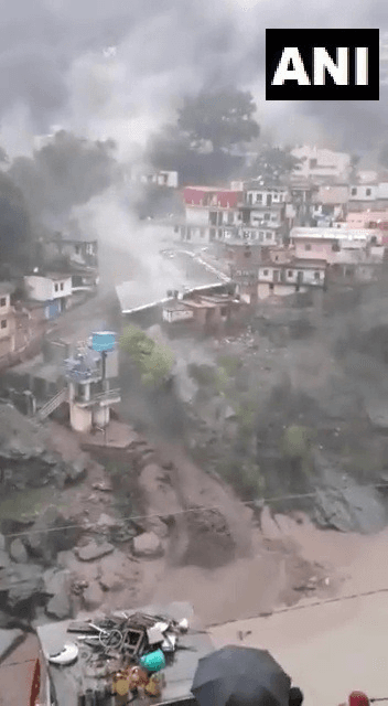 उत्तराखंड के टिहरी में बादल फटने से मूसलाधार बारिश, कई घरों और दुकानों को भारी नुकसान, SDRF की टीम रवाना