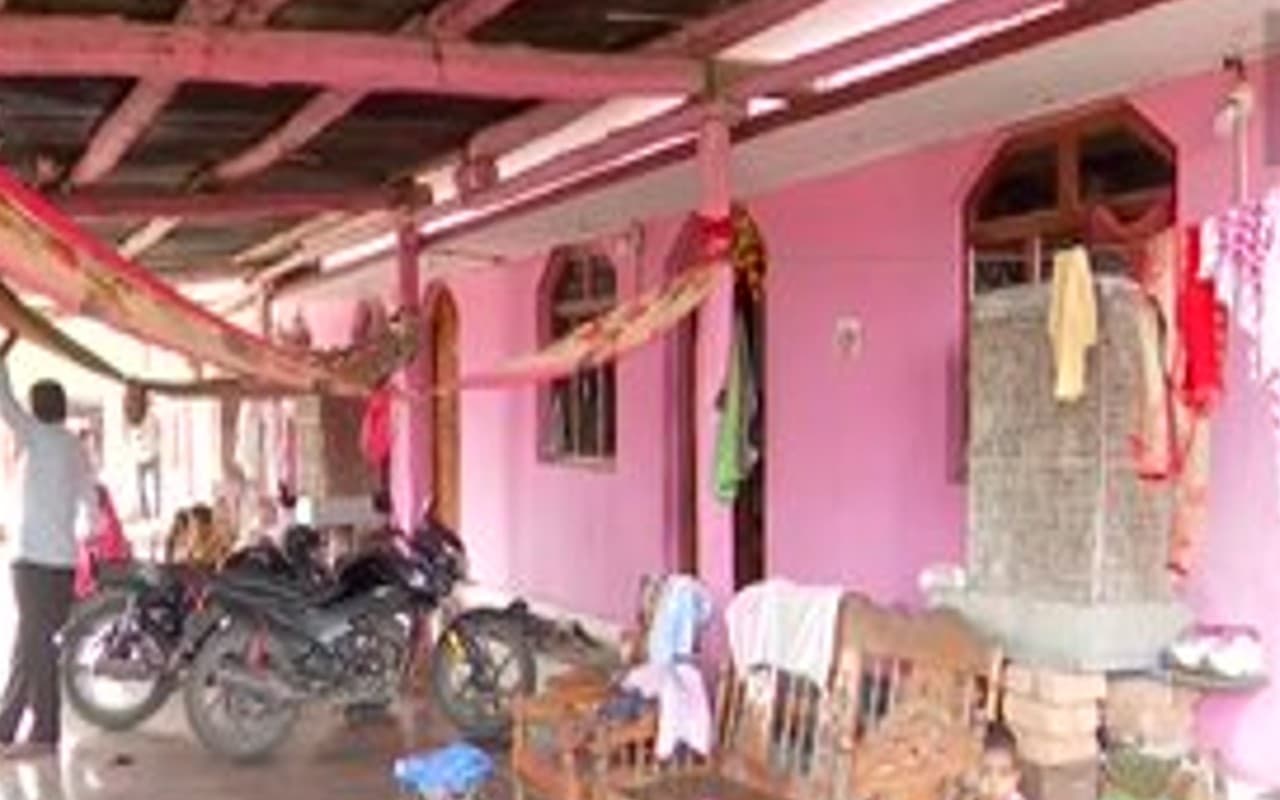 One House in Two State: दो राज्यों में बंटा है एक घर, तेलंगाना में किचन तो महाराष्ट्र में है बेडरूम