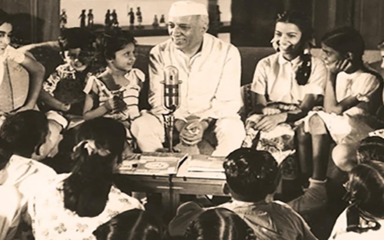 भारत में बाल दिवस 14 नवंबर को और अन्य देशों में 1 जून को मनाया जाता है, जानें क्या है वजह