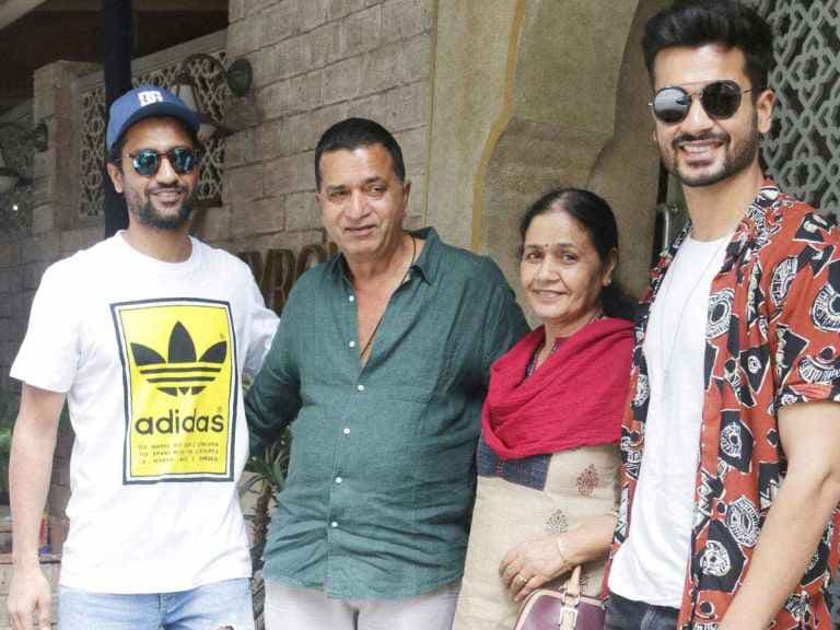 बचपन में बड़े शर्मीले थे vicky kaushal, आलू पराठा है फेवरेट फूड, जानें और कई बातें जो आप अबतक नहीं जानते…