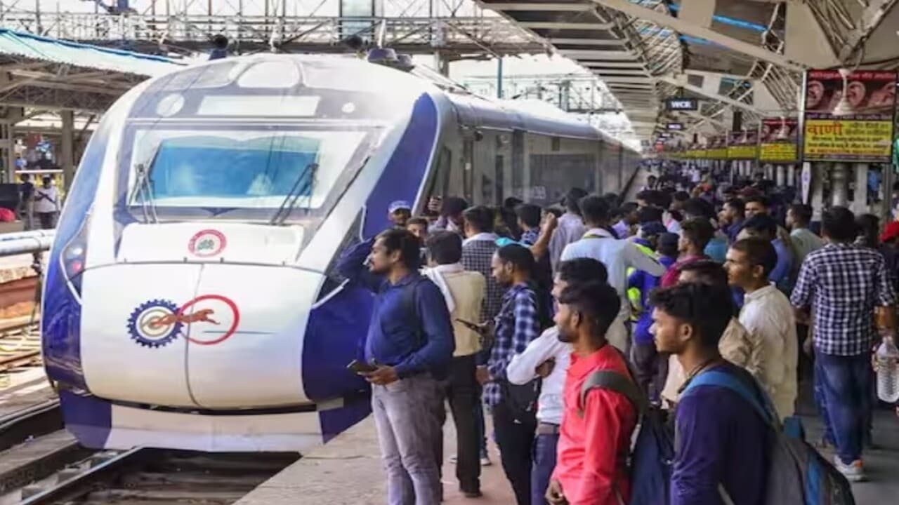 Vande Bharat Train: छठ में दिल्ली से पटना आना हुआ आसान, शुरू हुई वंदे भारत ट्रेन, जानें पूरा शेड्यूल