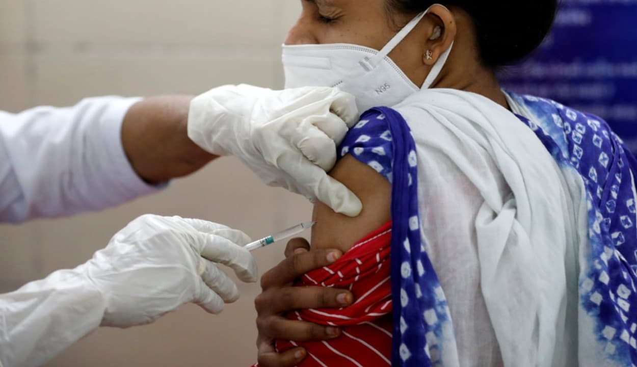 हे भगवान! घनघोर लापरवाही? तीन बुजुर्ग महिलाओं को कोरोना की जगह लगा दी गई एंटी रैबीज वैक्सीन, बाल-बाल बची जान