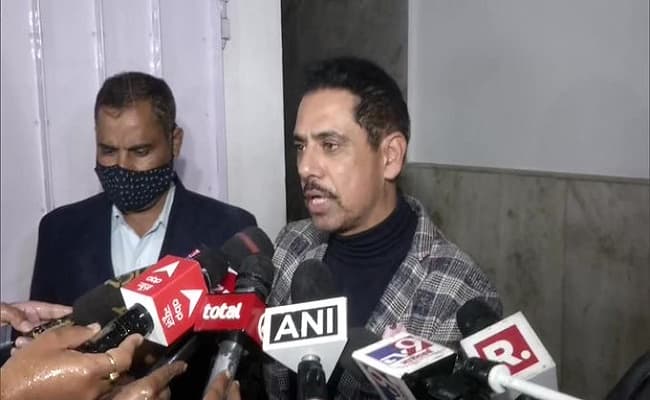 इनकम टैक्स द्वारा पूछताछ किये जाने पर बोले रॉबर्ट वाड्रा, वो पूछते रहेंगे मैं जवाब देता रहूंगा