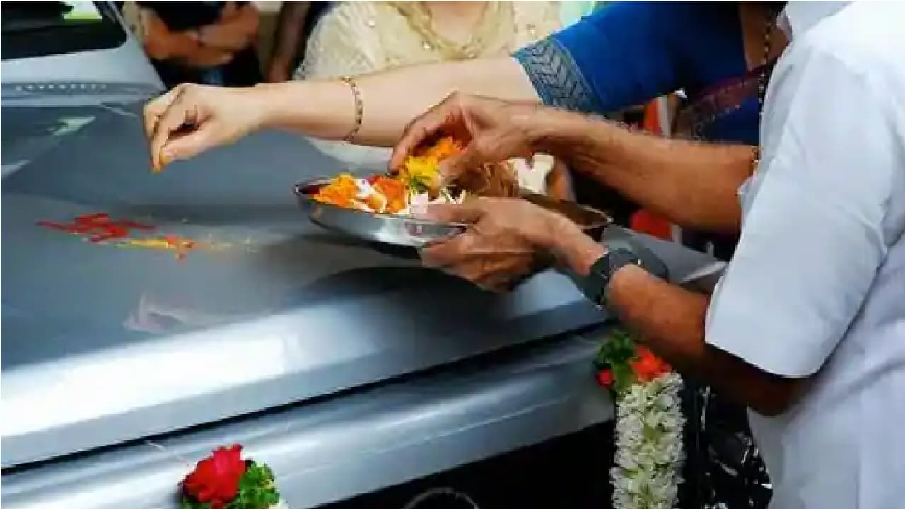 छोटी दिवाली और दीपावली में ऐसे करें अपनी गाड़ी की पूजा, जानें क्या है शुभ मुहुर्त, पूजा विधि और मंत्र