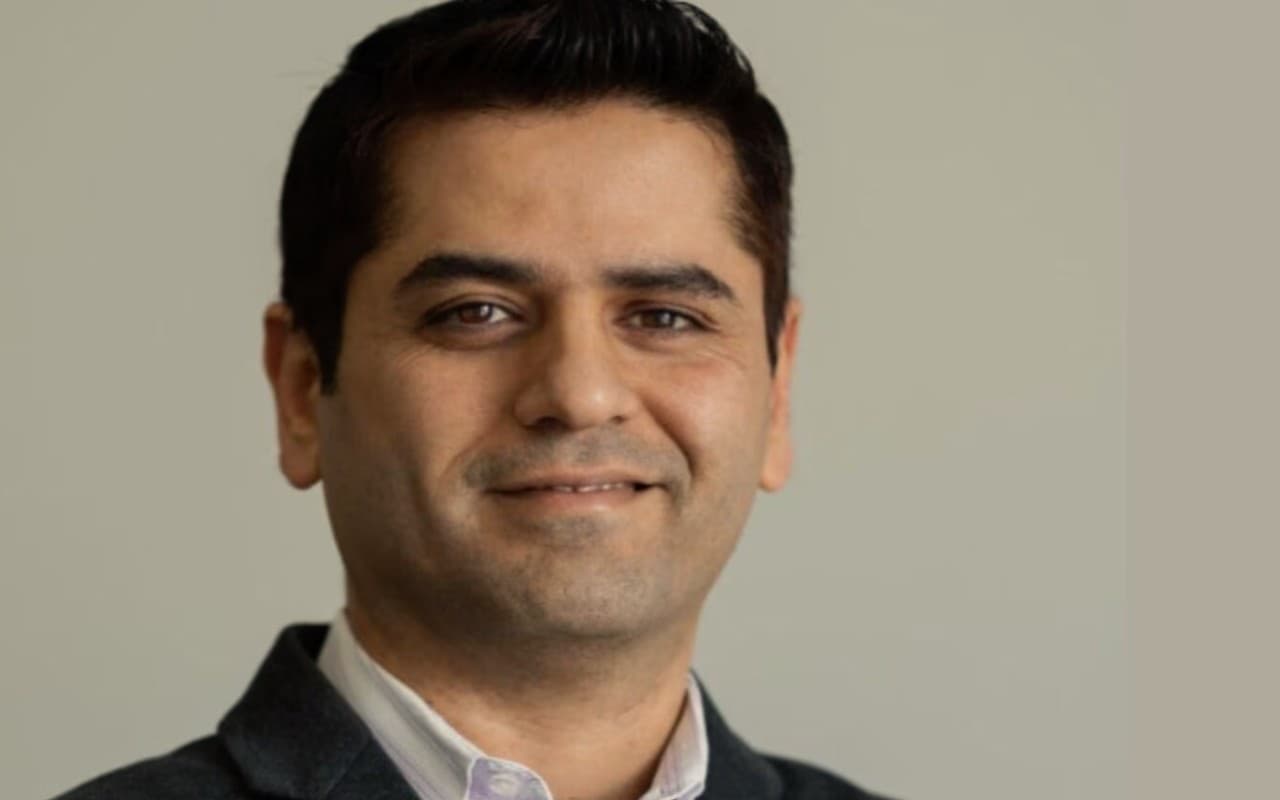 Tesla New CFO: कौन हैं वैभव तनेजा ? बनाये गए टेस्ला के नये सीएफओ, यहां पाएं उनसे जुड़ी हर डिटेल