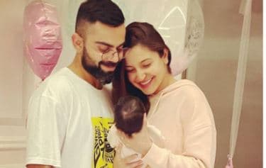 अनुष्का शर्मा और विराट कोहली ने अपनी बेटी का नाम रखा 'वामिका', सोशल मीडिया पर शेयर की पहली PHOTO