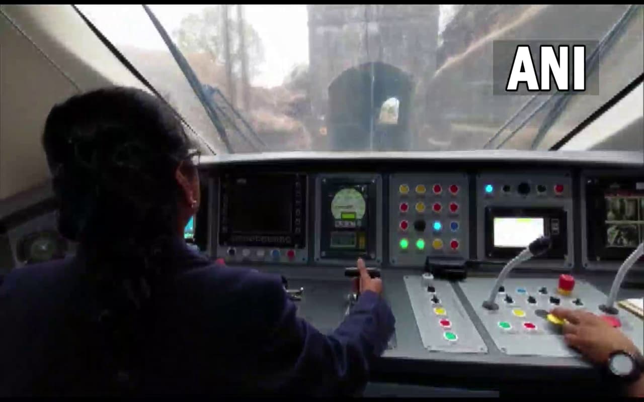 वंदे भारत ट्रेन की पहली महिला लोको पायलट बनी सुरेखा यादव, जानें इनकी कहानी