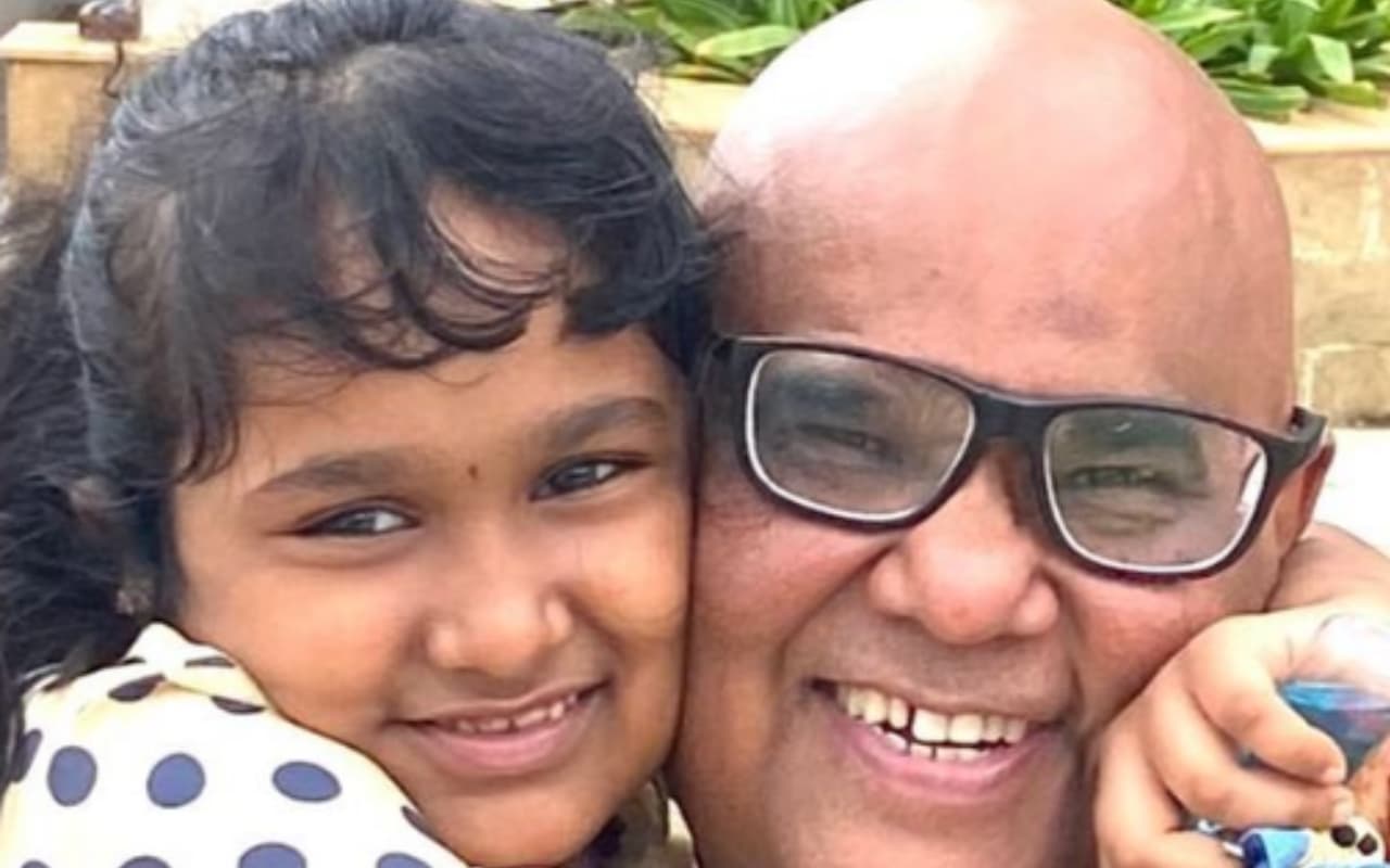 सतीश कौशिक के निधन से टूटी उनकी बेटी वंशिका, INSTA अकाउंट किया डिलीट, आखिरी पोस्ट देखकर आप हो जाएंगे इमोशनल