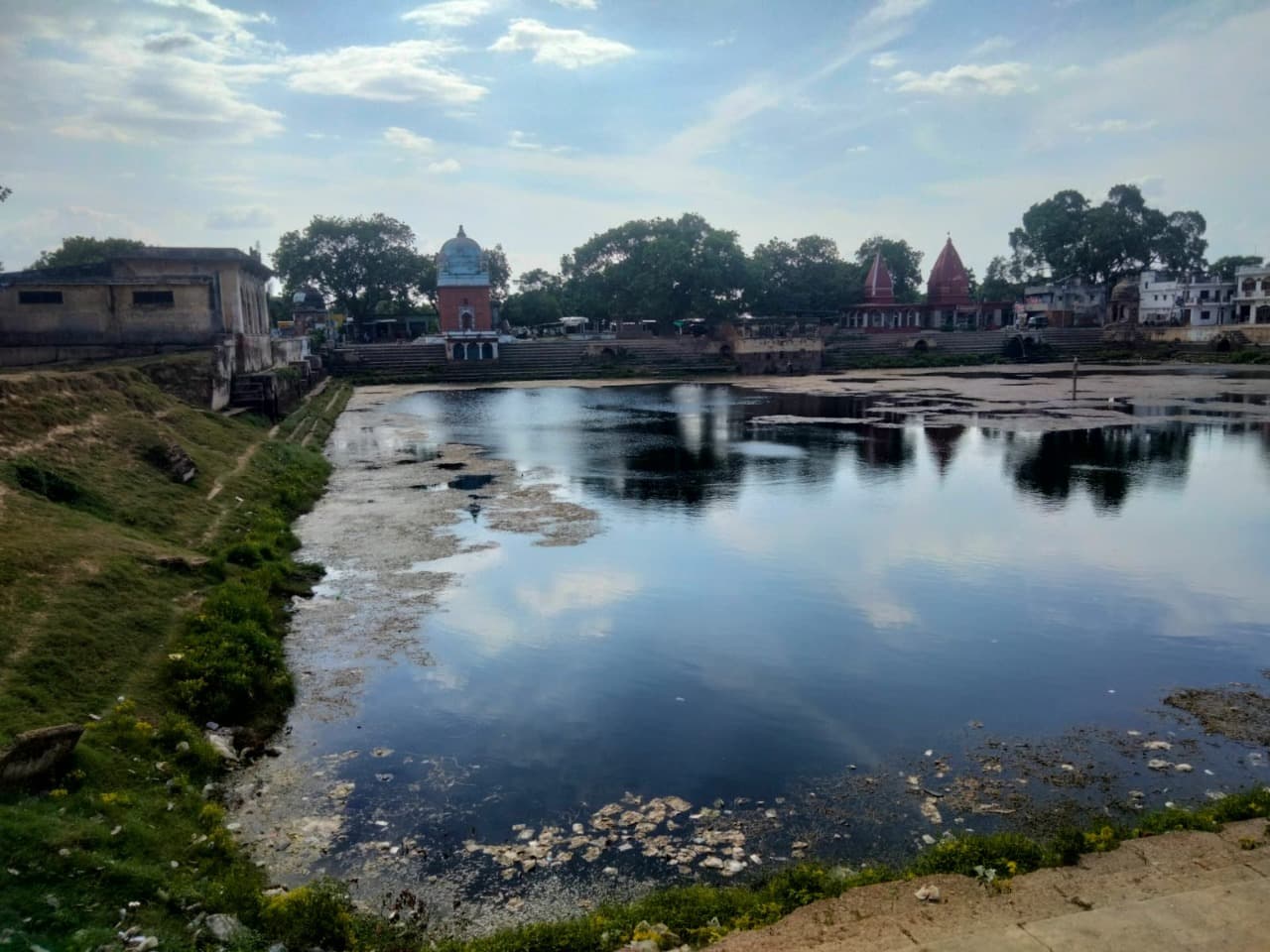 वाराणसी में PM मोदी की मां के लिए महामृत्युंजय मंत्र का जाप, हवन-पूजन और गंगा आरती में की गई प्रार्थना...