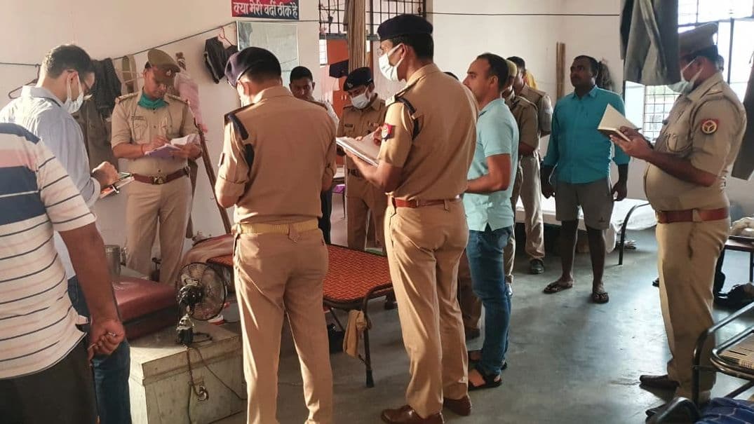 Varanasi News: हेड कांस्टेबल ने गोली मारकर की आत्महत्या, जांच में जुटी पुलिस