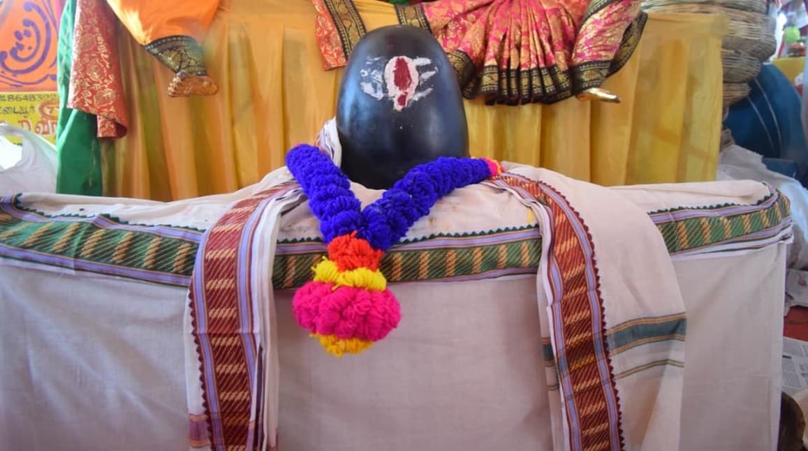 Varanasi News: अब लंदन में भी सुनाई देगी बम-बम भोले की गूंज, काशी से जाएगा नर्मदेश्वर शिवलिंग