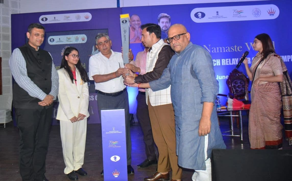 44वें शतरंज ओलंपियाड की रिले टॉर्च प्रयागराज से काशी पहुंची, अब अयोध्‍या में खेलप्रेमी कर रहे इंतजार