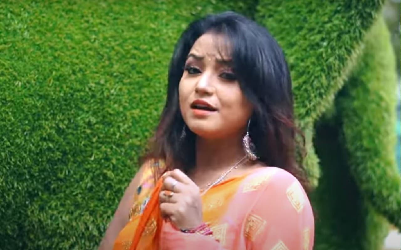नागपुरी एक्ट्रेस वर्षा ऋतु का गाना 'बांधल जूड़ा रे' रिलीज, मोनू राज संग दिखी रोमांटिक केमिस्ट्री, VIDEO