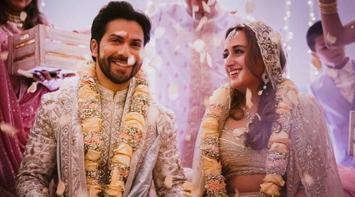 वरुण धवन की ऑफ व्हाइट शेरवानी विराट कोहली की शादी की शेरवानी वाले लुक की याद दिलाता है... ये हैं समानताएं