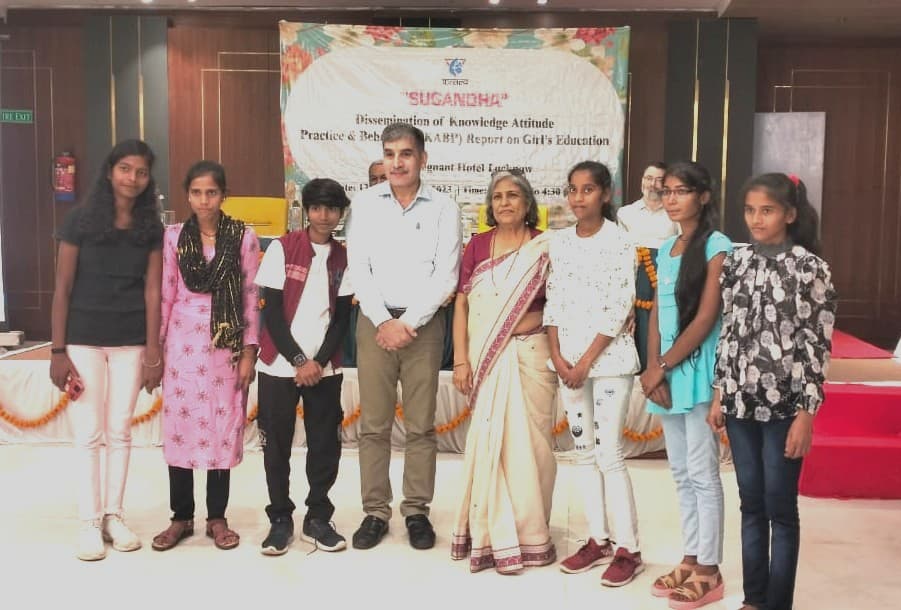 पढ़ाई छोड़ घर की जिम्मेदारियों में हाथ बंटा रहीं बेटियां, राजधानी से सटे गांवों की हकीकत