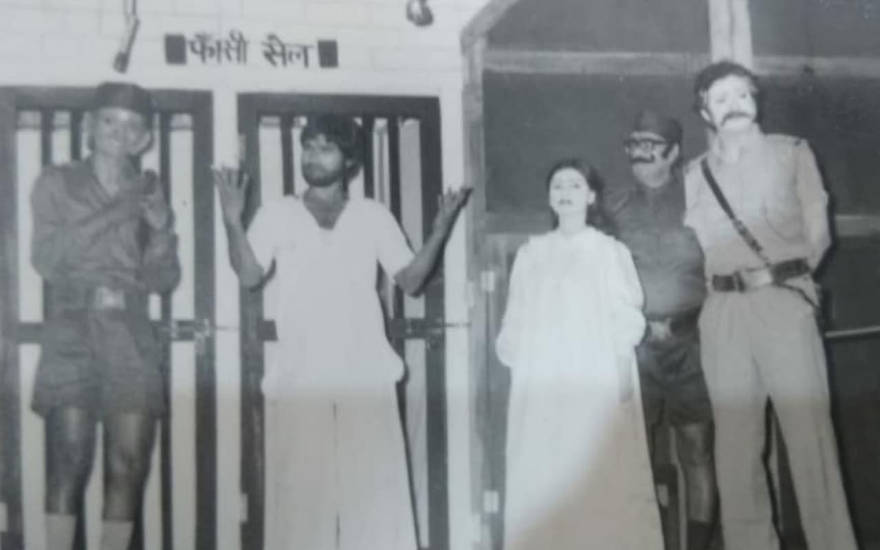 PHOTOS: विश्व रंगमंच दिवस पर विशेष, कई बेहतरीन प्रस्तुतियों का गवाह रहा है पलामू का रंगमंच