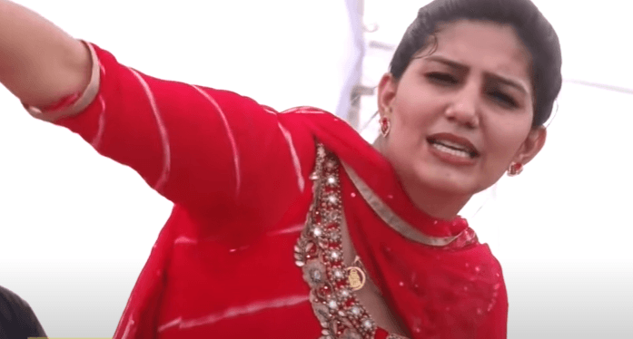 लाल सूट में सपना चौधरी ने किया जबर डांस, सोशल मीडिया पर वायरल हुआ VIDEO