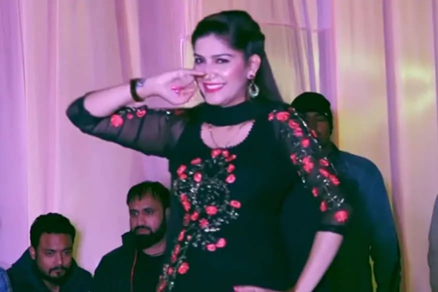 सपना चौधरी ने 'सुल्फा' गाने पर किया गदर डांस, सोशल मीडिया पर VIDEO वायरल