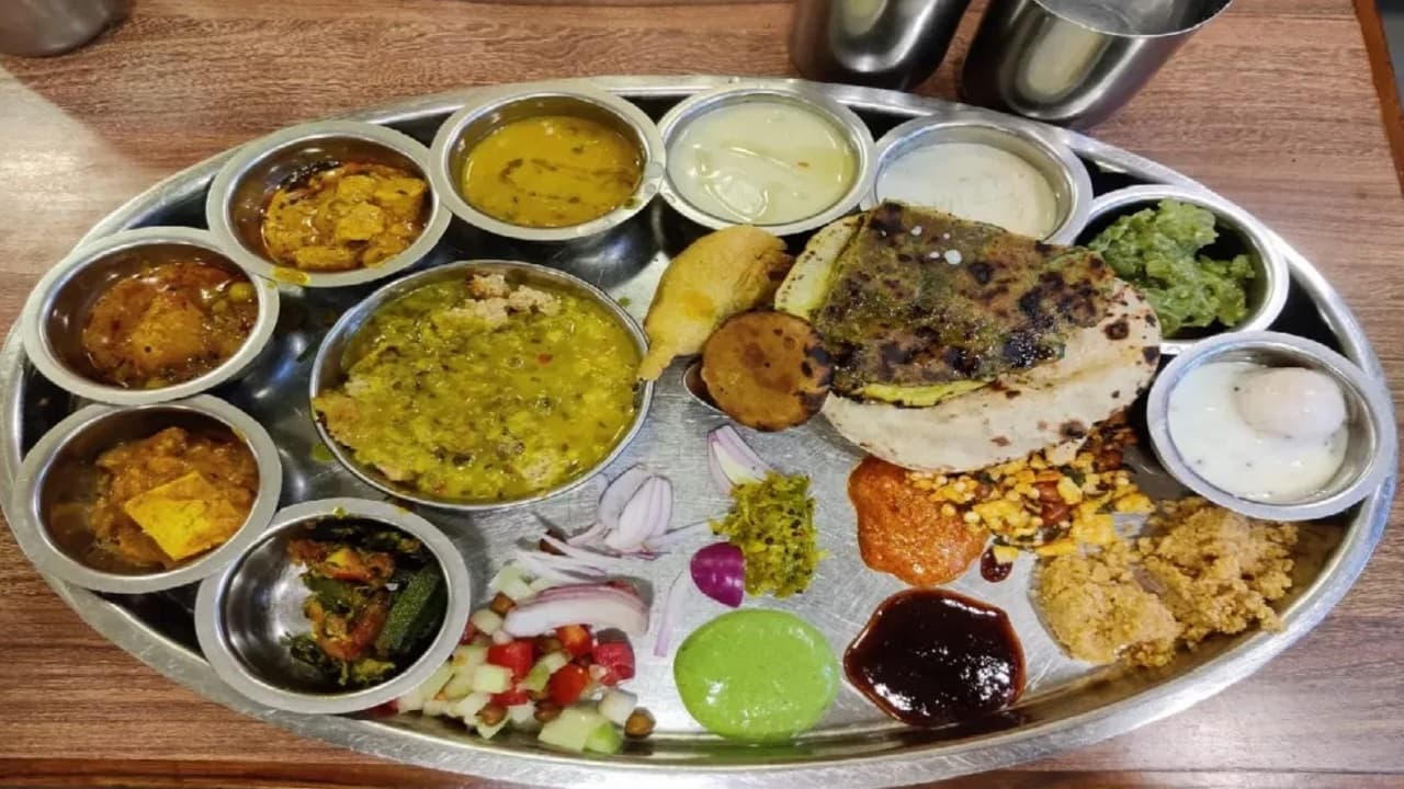 Veg Thali Price: आमलोगों को बड़ी राहत, शाकाहारी की 17% और मांसाहारी थाली के 9% घटे दाम