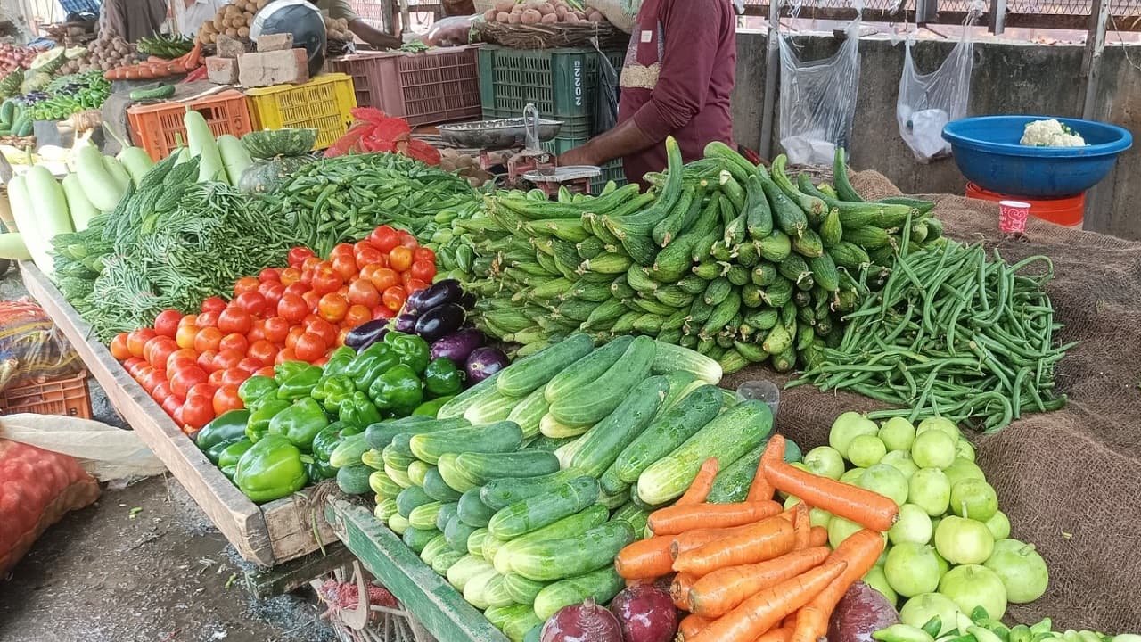 WPI Inflation: सर्दी में महंगाई ने ला दिया पसीना, सब्जी और दाल की कीमतों में तेजी से बढ़ी थोक मुद्रास्फीति