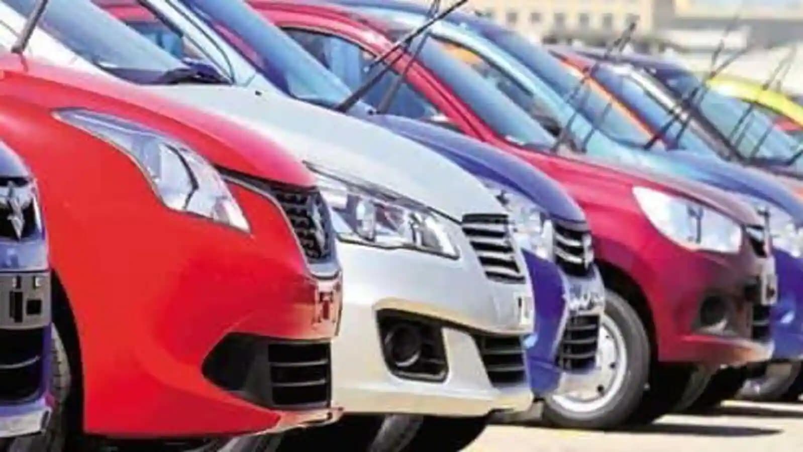 Passenger Vehicles Sales: कारों की थोक बिक्री में आयी गिरावट, देखें क्या कहते हैं आंकड़े
