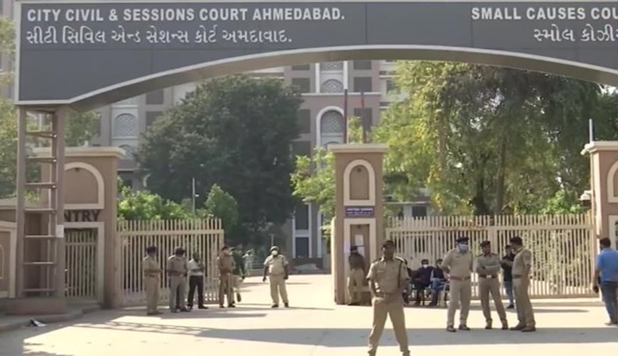 अहमदाबाद 2008 धमाका : अदालत ने फैसले में कहा, '38 दोषियों को छोड़ने का मतलब आमखोर तेंदुए को खुला छोड़ना'