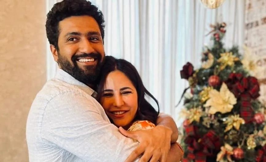 कैटरीना कैफ संग नया साल मनाने के बाद शूटिंग पर लौटे विक्की कौशल,एयरपोर्ट पर एक्ट्रेस ने जताया प्यार,VIDEO